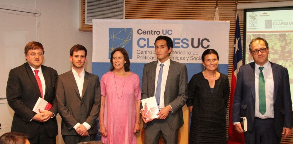 Nuevo libro Clapes UC: Del centenario a los chilennials