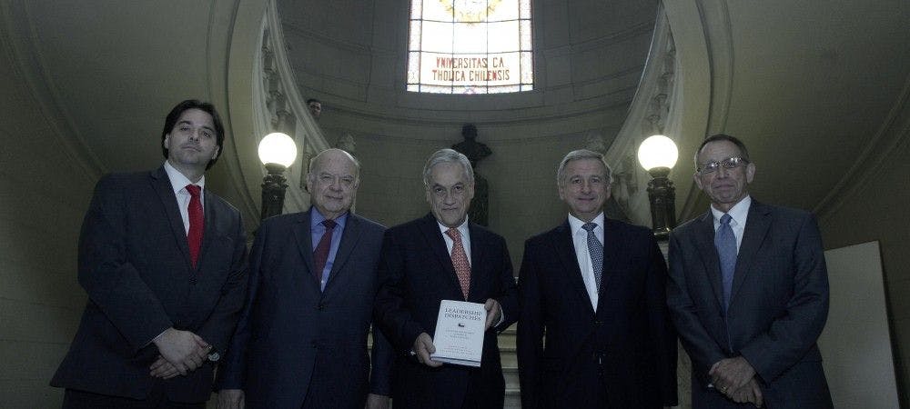 Sebastián Piñera, José Miguel Insulza y Felipe Larraín presentan libro sobre 27F